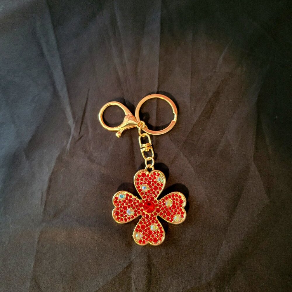 Four Leaf Flower Gold Keychain/Clip - Red